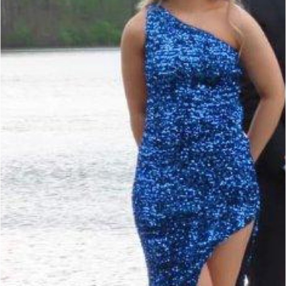 Elegant Blue Sequin One-Shoulder Prom Dress